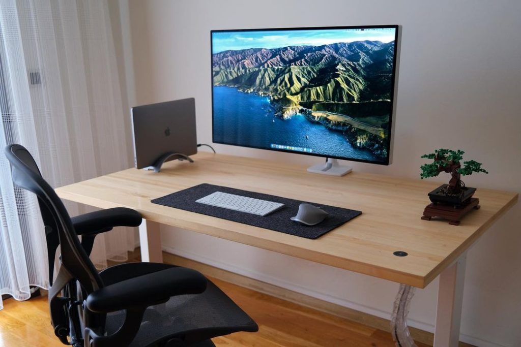 home office laptop setup